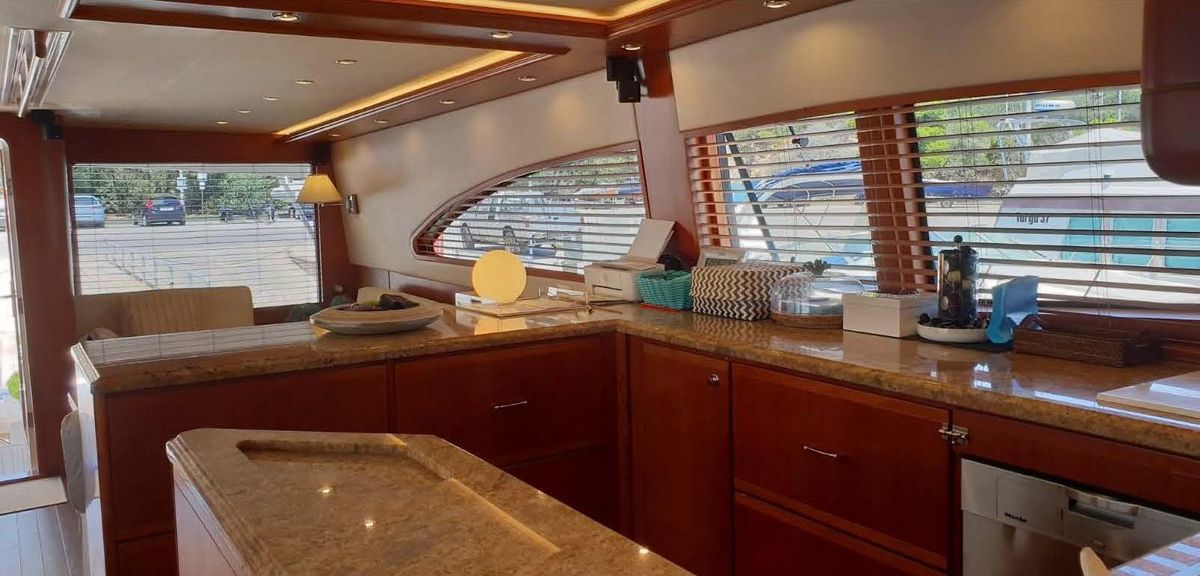 2006 Bertram 67 