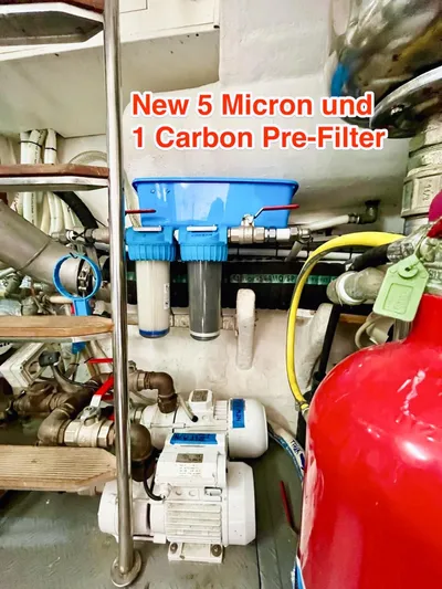 Annamia Yacht Photos Pics Engine room of 2007 Terranova Yachts T85 with new 5 micron and carbon pre-filter system.