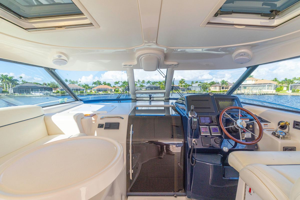 2011 Tiara Yachts 43