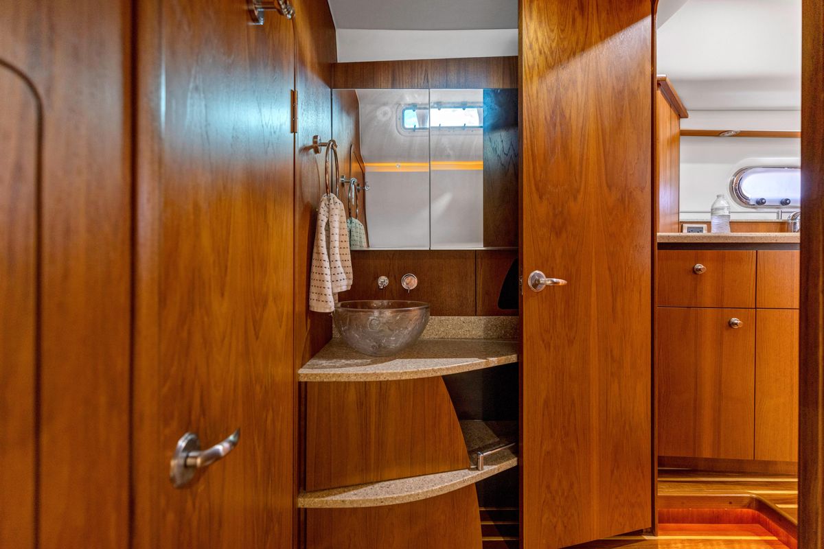 2011 Tiara Yachts 43