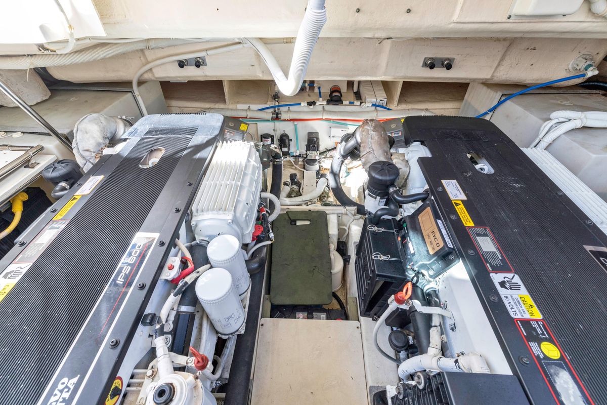 2011 Tiara Yachts 43