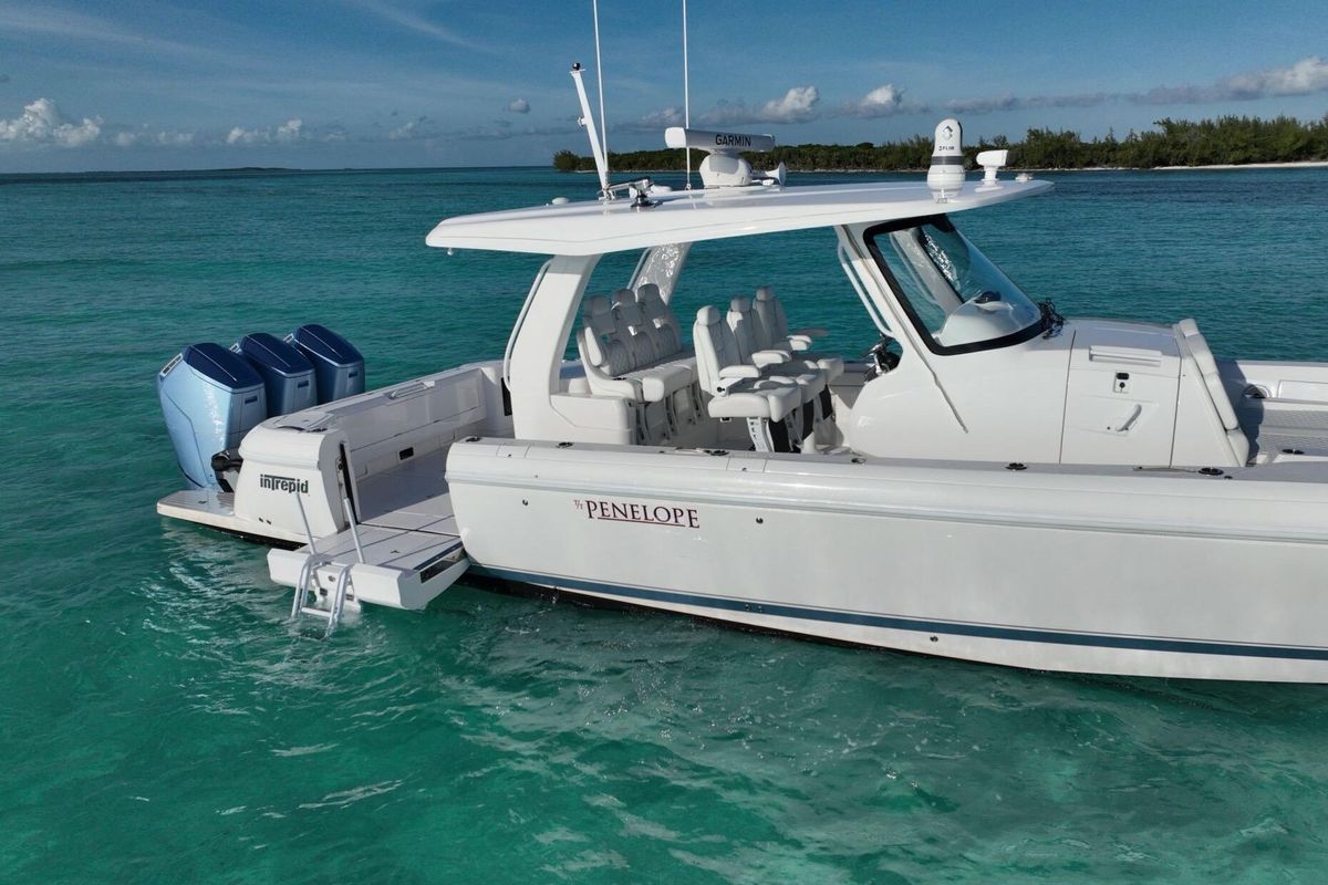 2023 Intrepid 42 