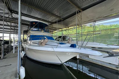 Sea Ray 380 Aft Cabin