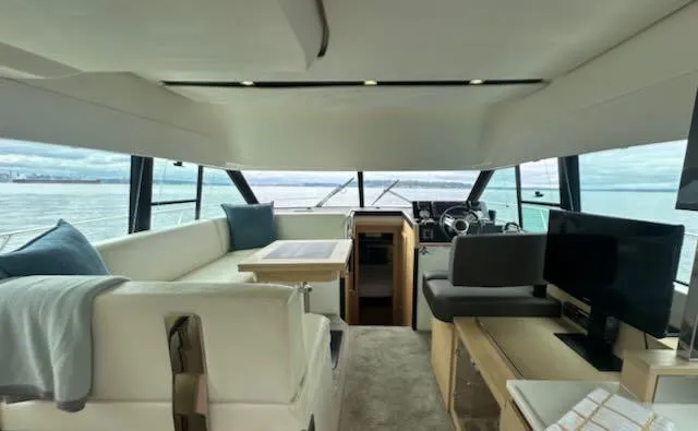 R & R Yacht Photos Pics 