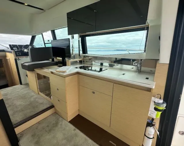 R & R Yacht Photos Pics 