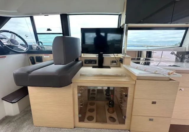 R & R Yacht Photos Pics 