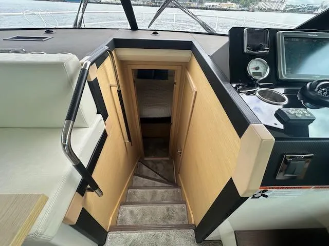 R & R Yacht Photos Pics 