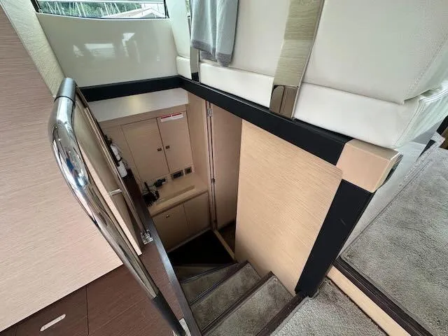 R & R Yacht Photos Pics 