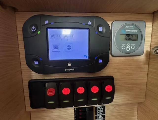 R & R Yacht Photos Pics 