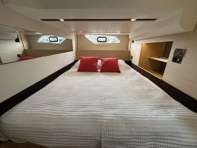 R & R Yacht Photos Pics 