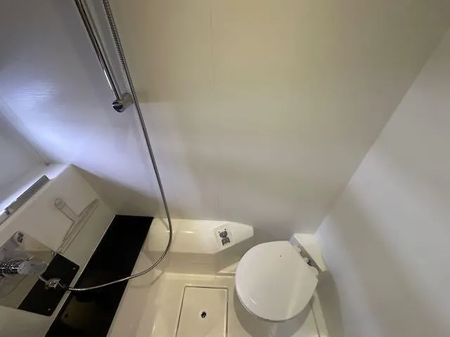 R & R Yacht Photos Pics 