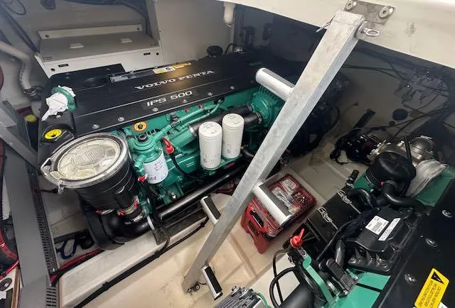 R & R Yacht Photos Pics 