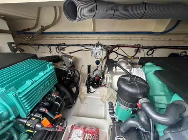 R & R Yacht Photos Pics 