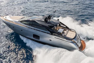 Pershing 70