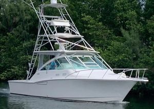 2004 Cabo 35 Express