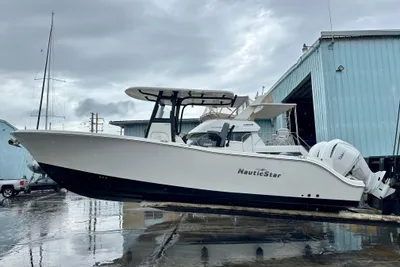 NauticStar 28 XS