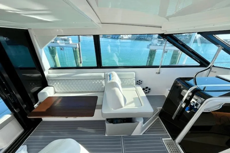 Blew Money Yacht Photos Pics 