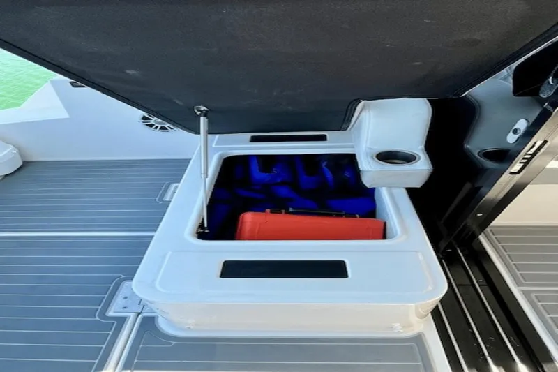 Blew Money Yacht Photos Pics 