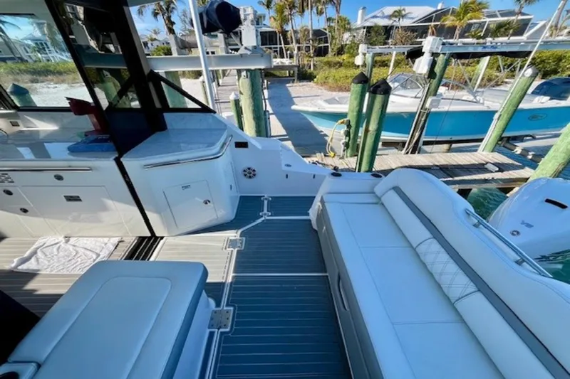 Blew Money Yacht Photos Pics 