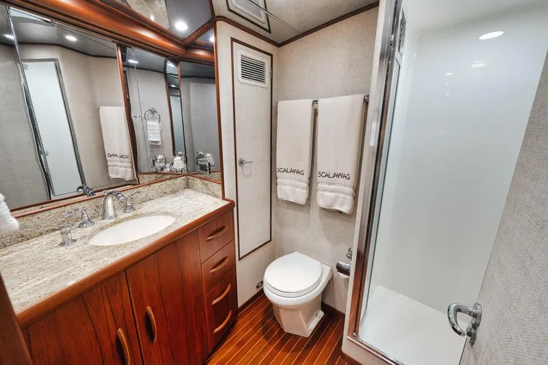 Scalawag Yacht Photos Pics Master Head