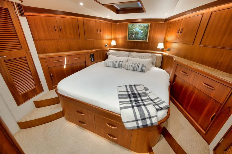 Scalawag Yacht Photos Pics Master Stateroom
