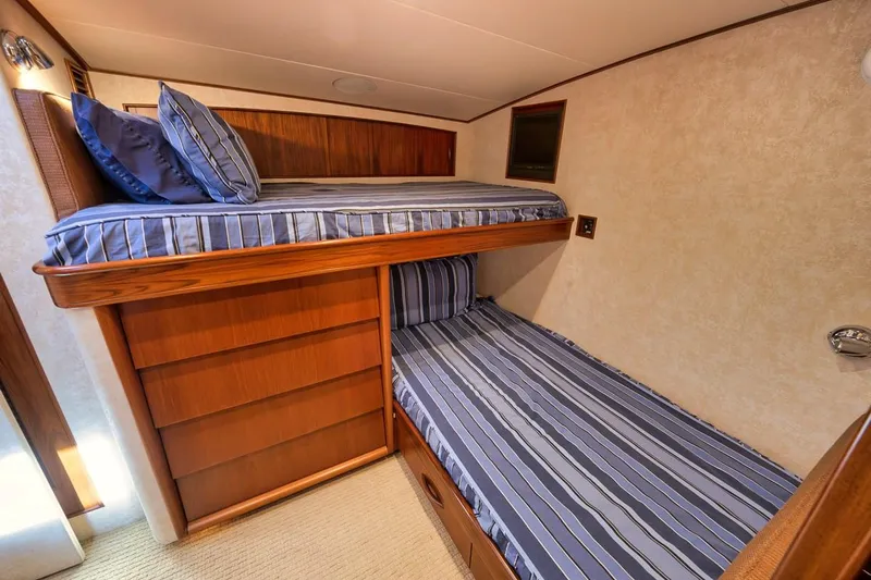 Scalawag Yacht Photos Pics Guest Stateroom-Starboard