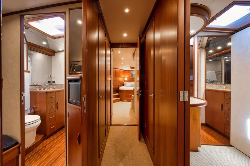 Scalawag Yacht Photos Pics Companionway