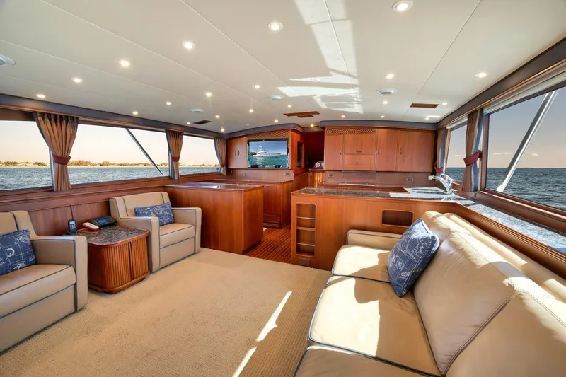 Scalawag Yacht Photos Pics Salon Forward View