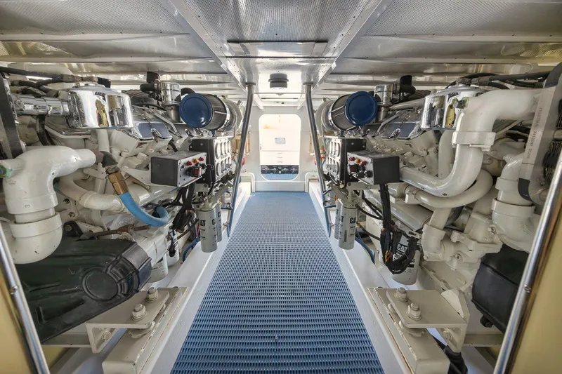 Scalawag Yacht Photos Pics Engine Room