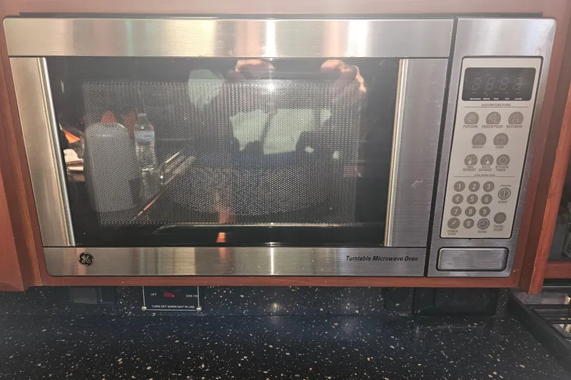 Soirse Yacht Photos Pics GE microwave oven in a Marlow-Hunter 50 aft cabin yacht, 2013 model.