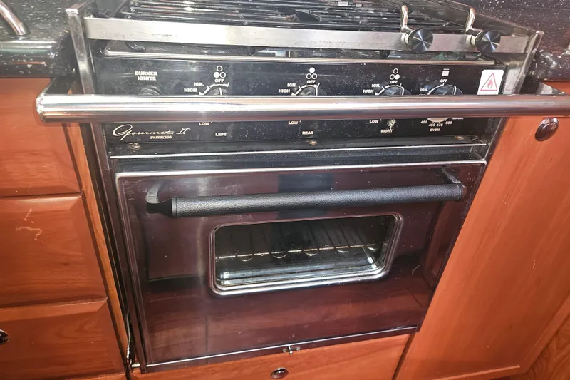 Soirse Yacht Photos Pics Stove and oven in 2013 Marlow-Hunter 50 aft cabin yacht kitchen.