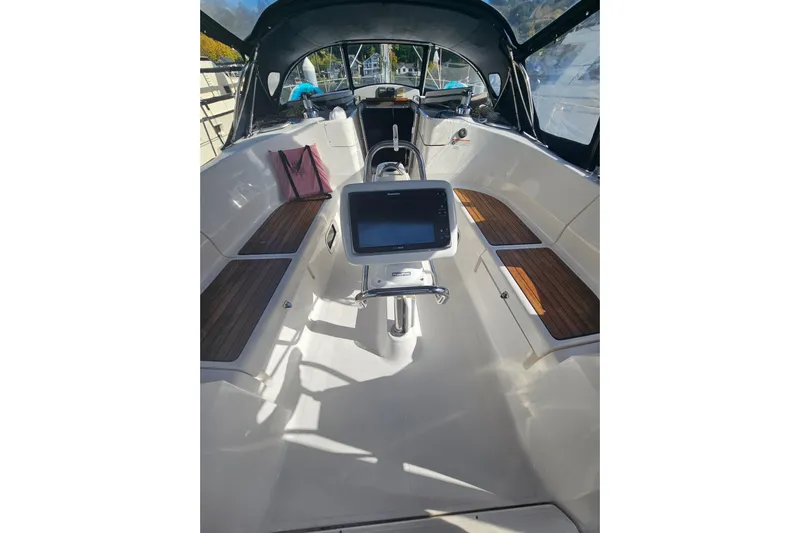 Soirse Yacht Photos Pics 2013 Marlow-Hunter 50 aft cabin yacht cockpit with seating and navigation equipment.