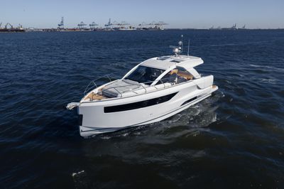 Yacht