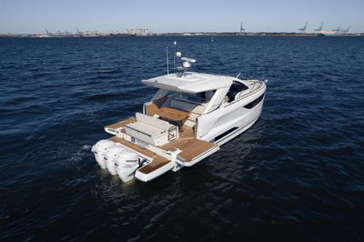 Yacht