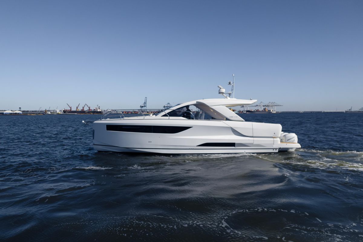 2024 Jeanneau 43 