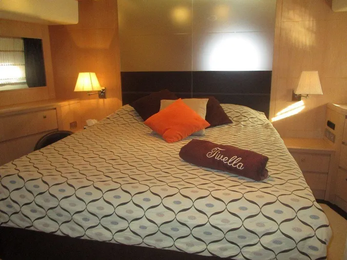 Tivella Yacht Photos Pics MASTER CABIN