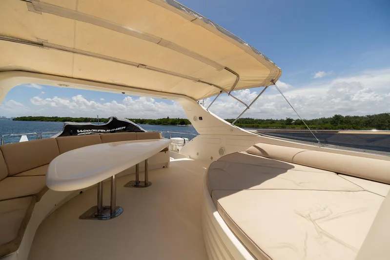 Uai Yacht Photos Pics 