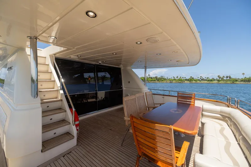 Uai Yacht Photos Pics 