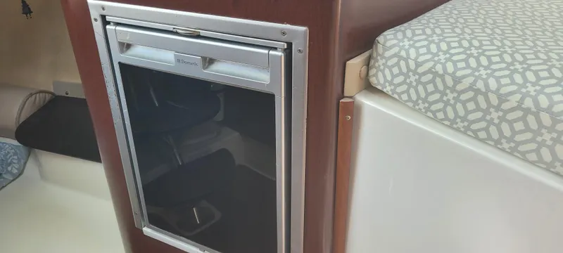 Dos Suenos Yacht Photos Pics 