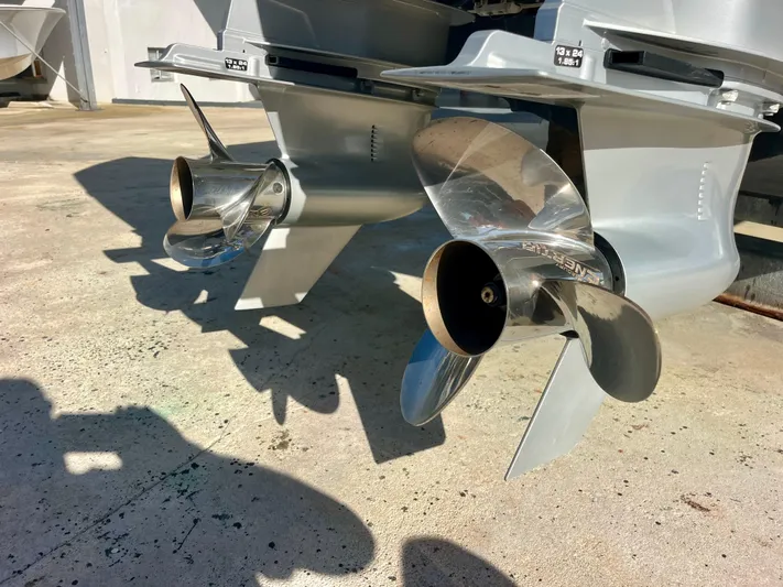 New Listing Yacht Photos Pics 