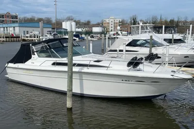 Sea Ray 390 Express Cruiser