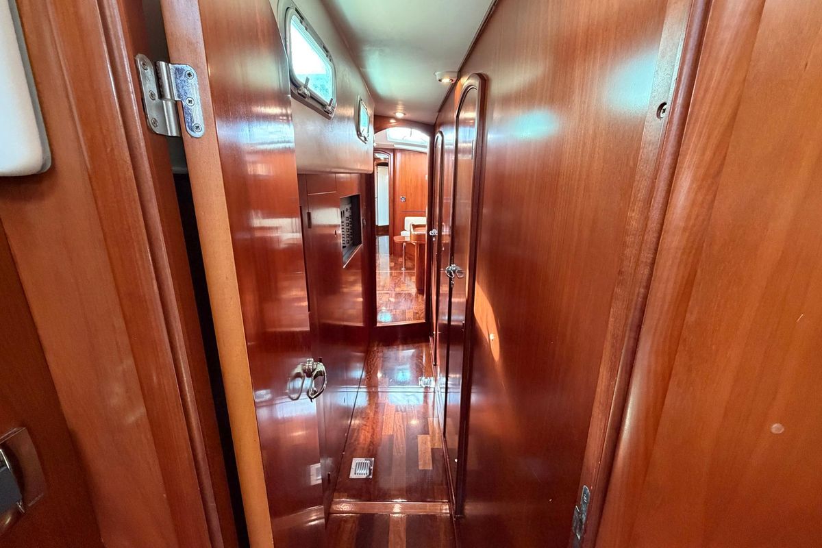2004 Beneteau 57 