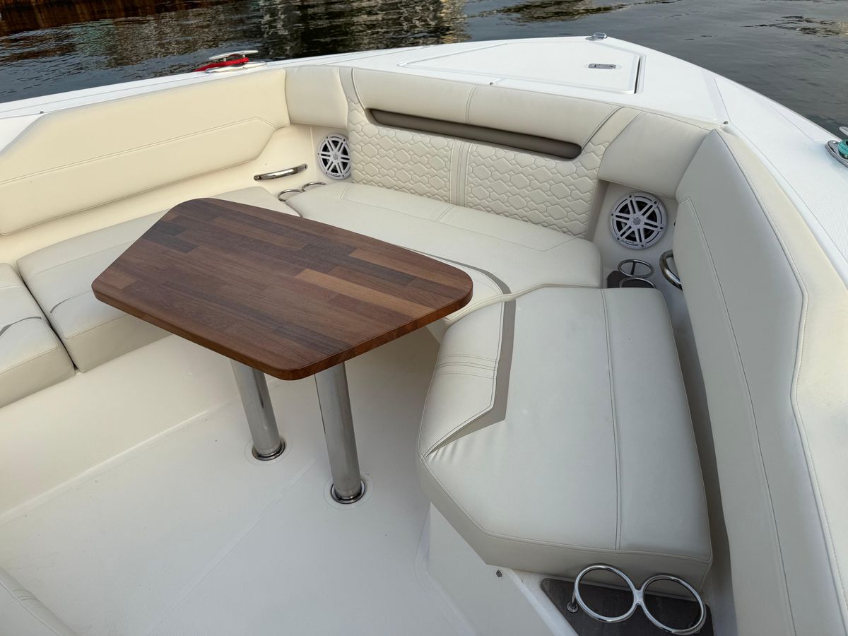 2023 Tiara Yachts 43 