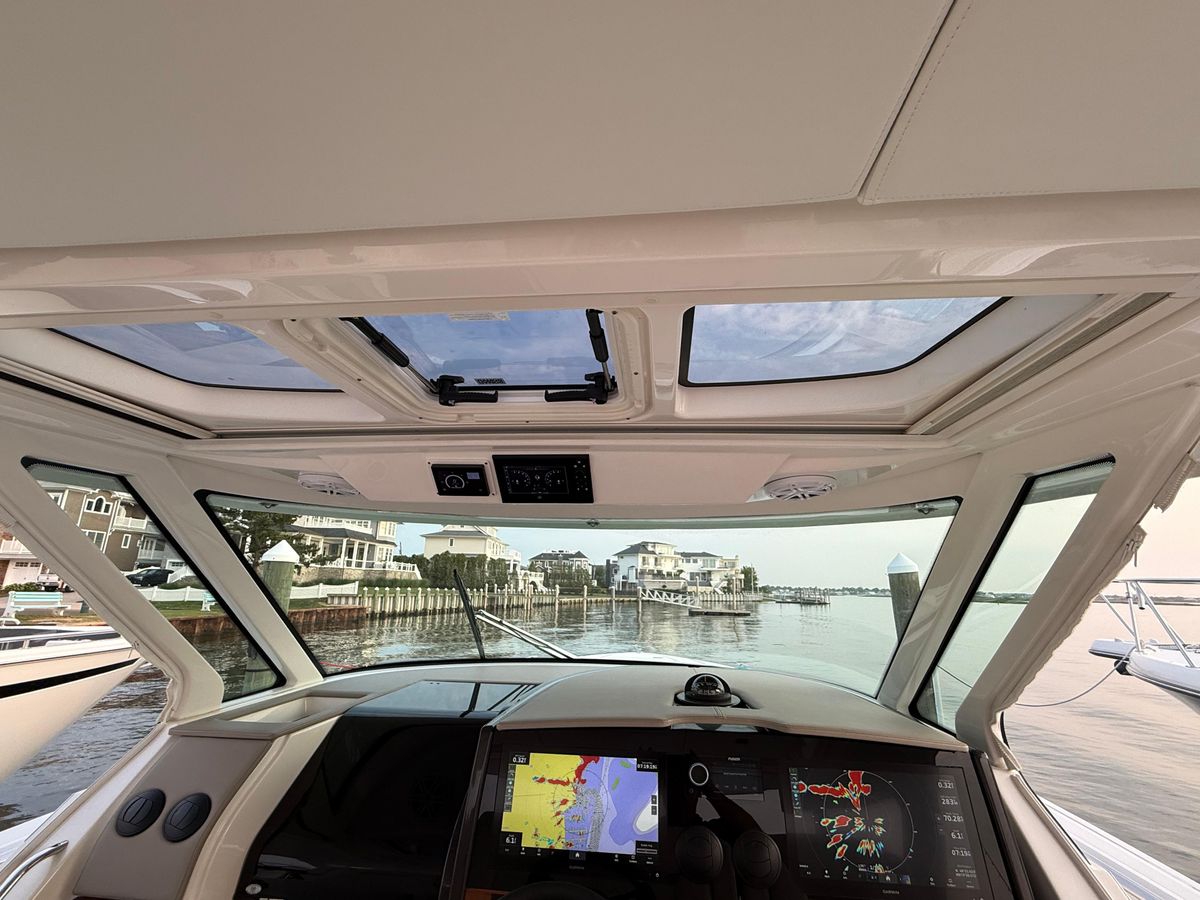 2023 Tiara Yachts 43 