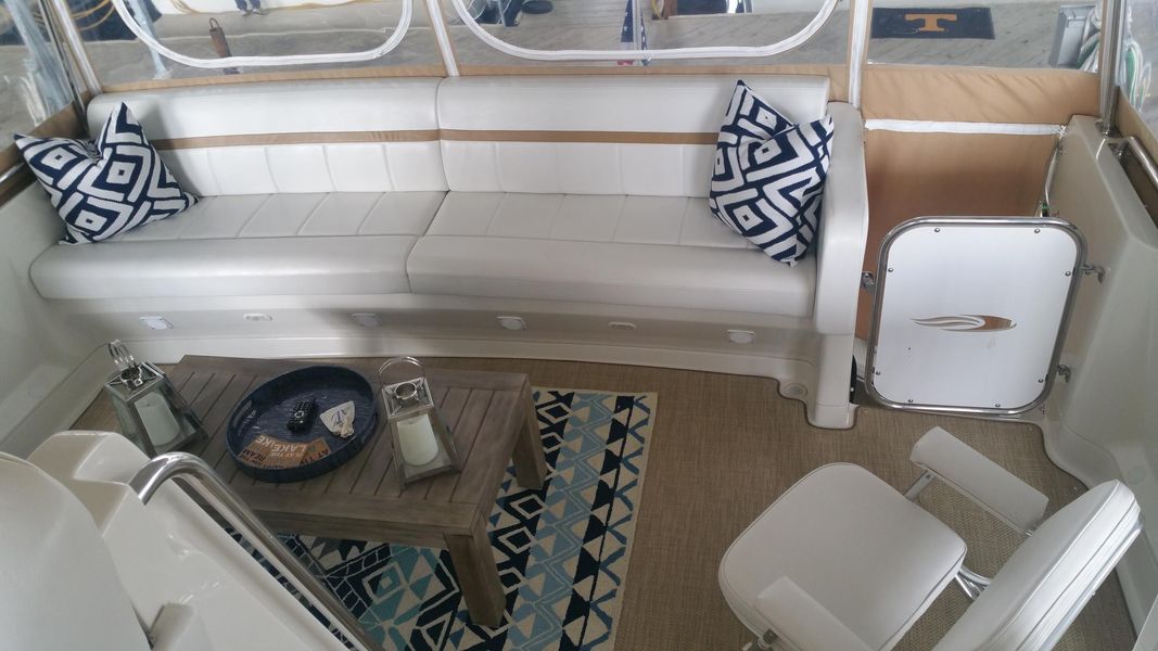 2005 Carver 41 Cockpit Motor Yacht