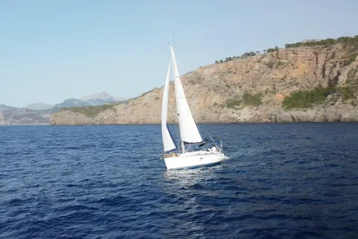 2006 Bavaria Cruiser 33