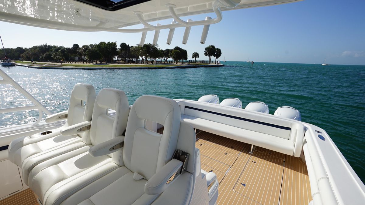 2016 Intrepid 47 