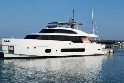 Azimut Magellano 25M