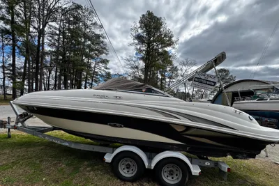 Sea Ray 220 Sundeck