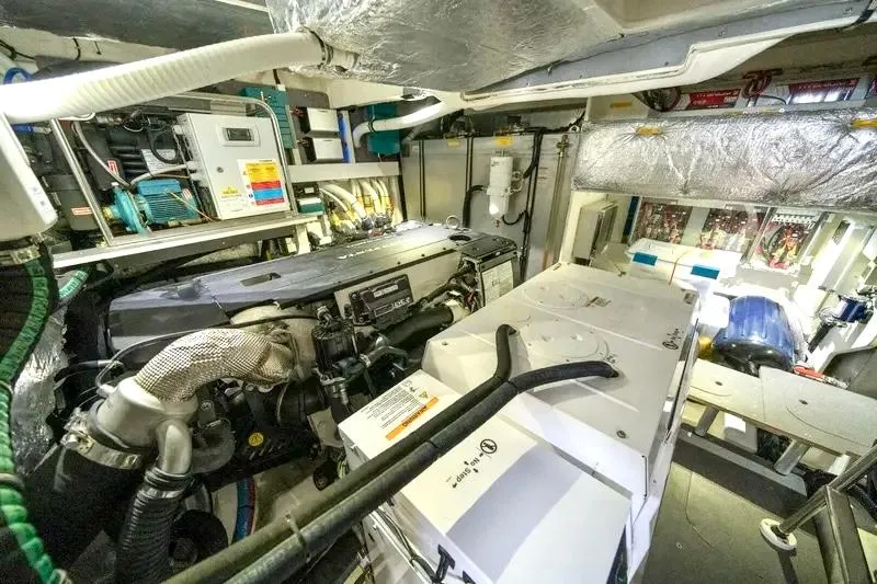 Porto Bene Yacht Photos Pics Engine Room - Port Side